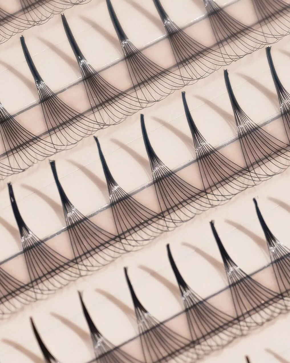 Loose Base Promade 0.03mm Lash Extensions | Light Heart Lash - Image 5
